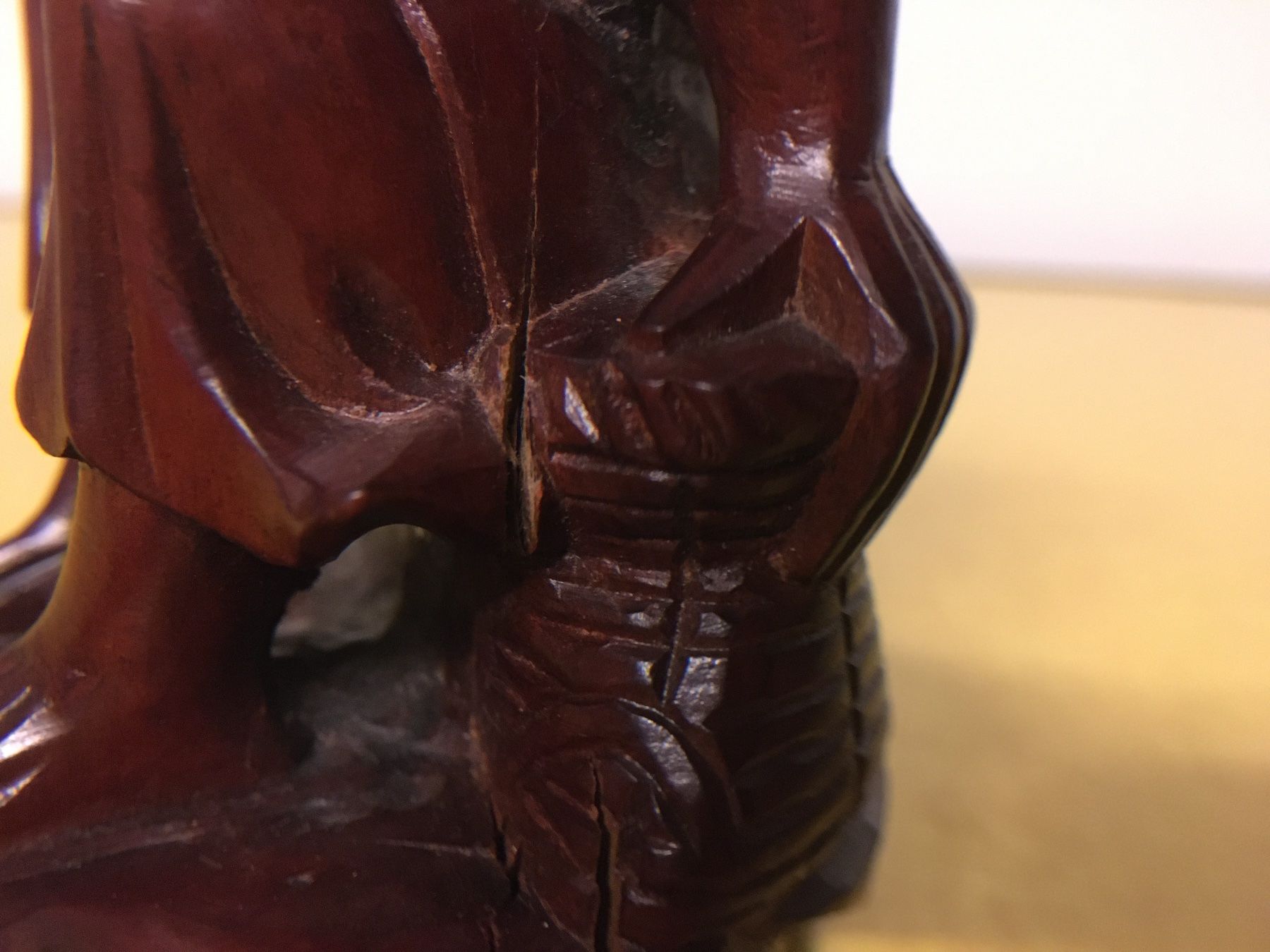 Figuren: Holzfigur,Fein  Handgeschnitzt, Sitzende Mann, Asien – Gebraucht aus Lanzenhäusern von vic63 3