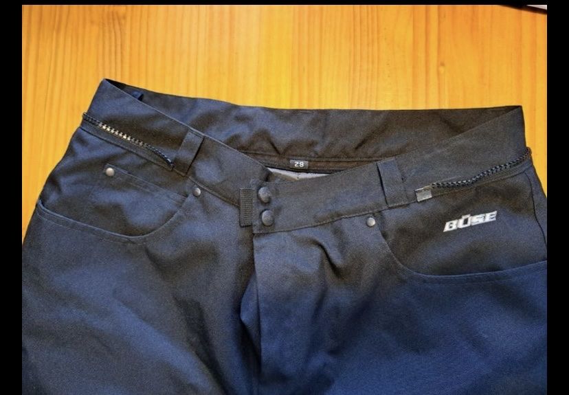 Pantaloni: Motorradhose Büse Damen oder Herren Grösse 29 – Usato da Dietlikon venduto da nelden 1