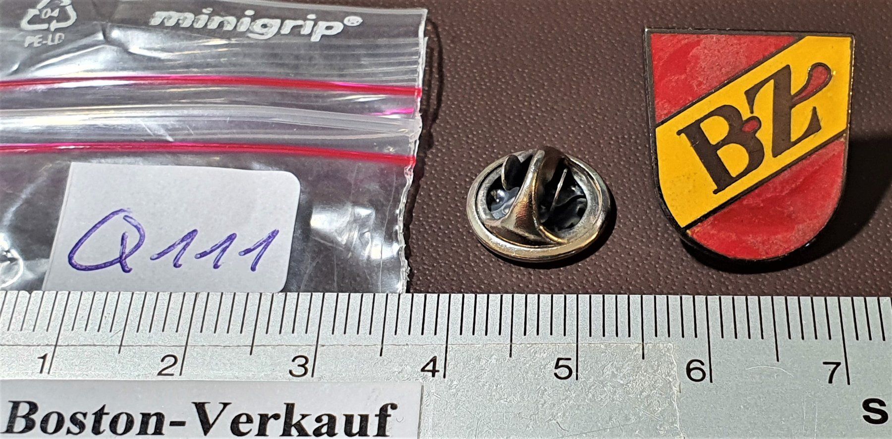 Placchette & Badge: Q111 - Pin Berner Zeitung BZ Bern – Usato da Reinach BL venduto da Boston-Verkauf 1