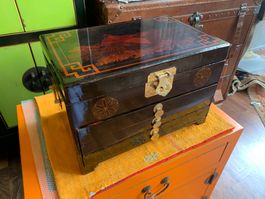 Chinesische Truhe Malereien | LIQUIDATIONSVERKAUF