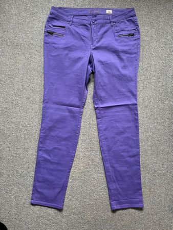 Hose lila Gr 44
