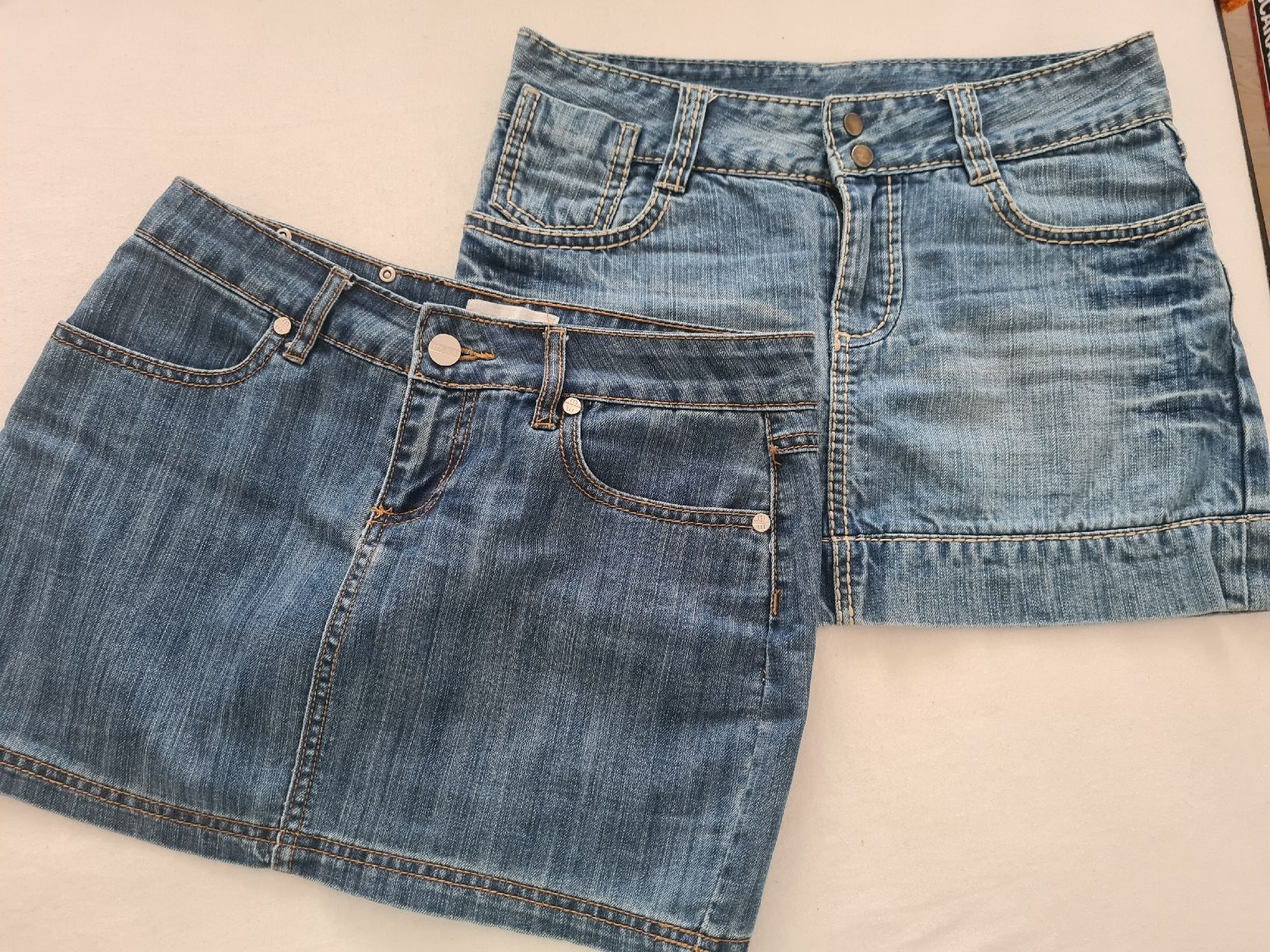 Jupes: 2 Jeans Rock Gr. M Mini – D'occasion à Steinen par turbogeiss99