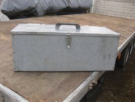 METALKISTE GEBRAUCHT IN GUTEN ZUSTAND SIEHE BILDER