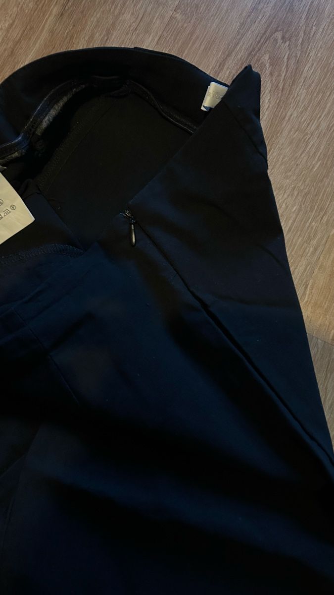 Pantaloni: Pantacourt noir – Nuovo (secondo la descrizione) da Yverdon-les-Bains venduto da Little_M0nster 3