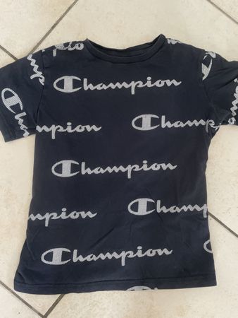 Cooles Champion T-Shirt Gr. 138/142, medium