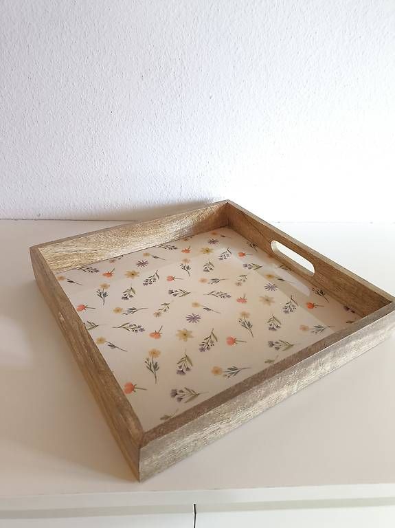 Alle Dekorationen: Tablar mit Blumenmuster – Gebraucht aus Herisau von JanaLoher