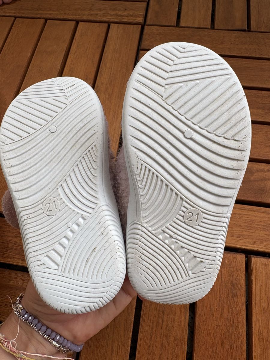 Scarpe per ragazzi: Hausschuhe Gr. 21 – Usato da Oberhofen am Thunersee venduto da ver_n9w9 3