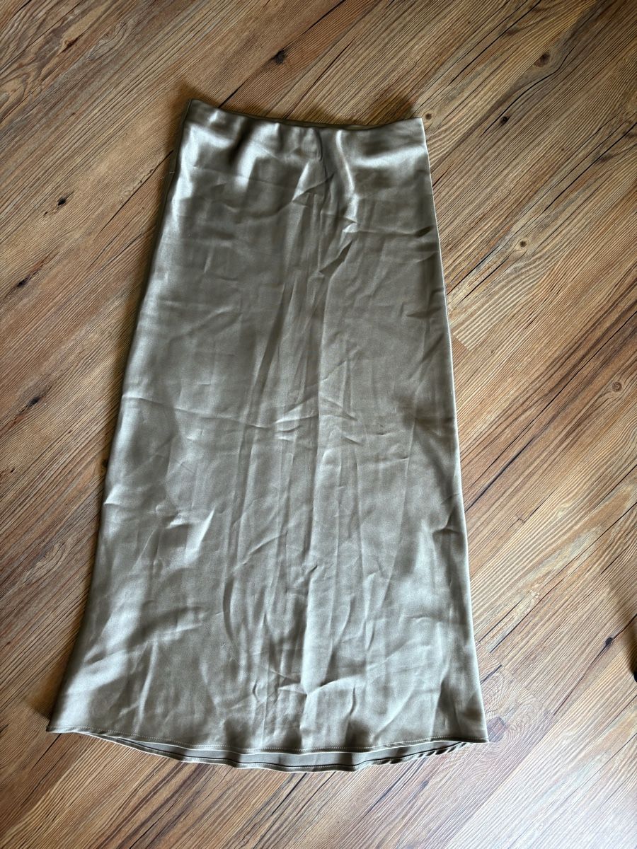 Zara Gonne: Satin Rock Zara Gr. S – Nuovo (secondo la descrizione) da Grindelwald venduto da Kikaa99