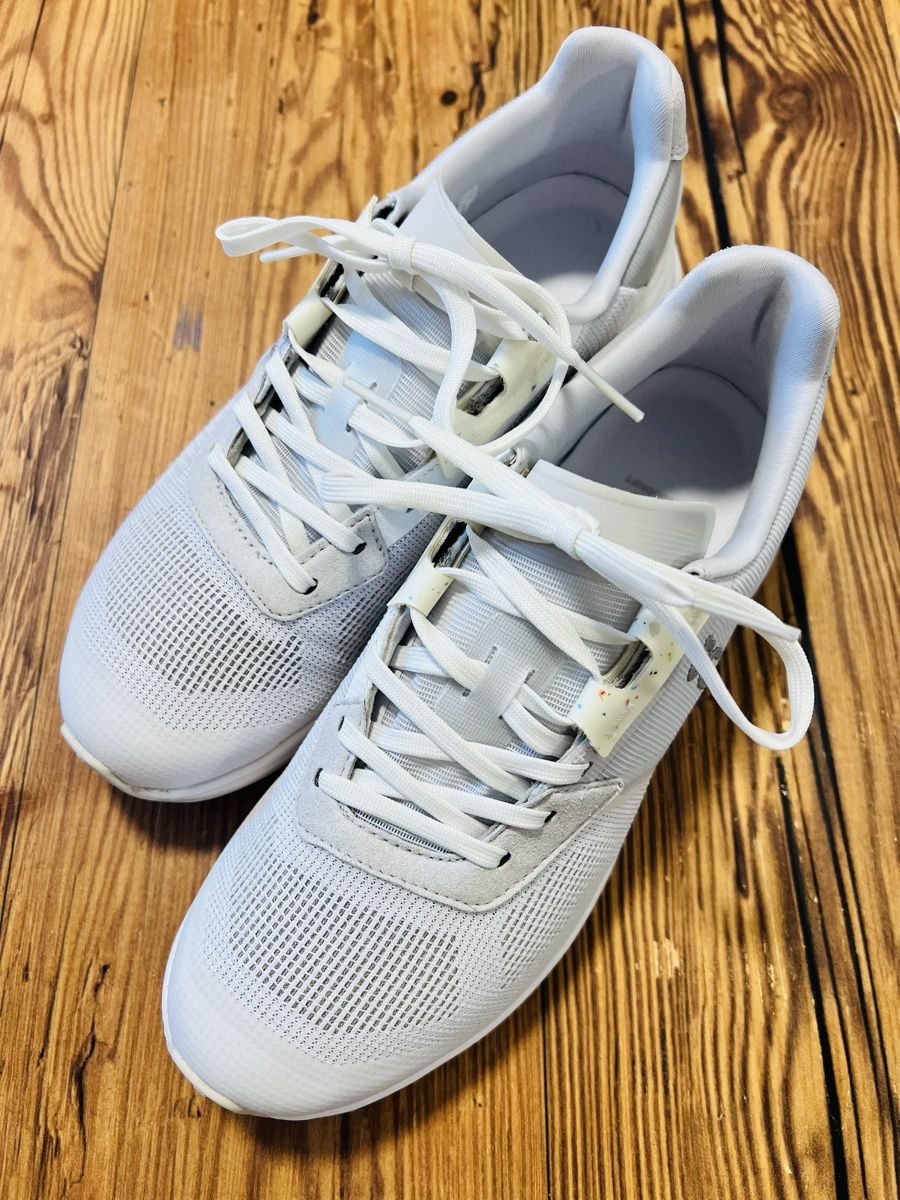 On Chaussures femmes: ON Cloud Schuhe Damen grey Gr. 37,5 neu – Neuf (Voir description) à Scuol par onf_rlc6 2