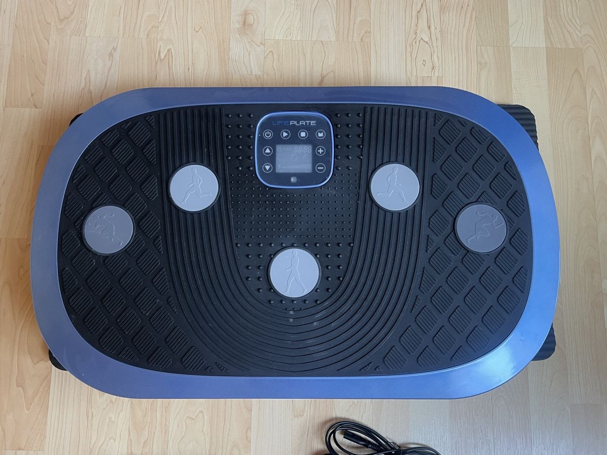 Maxxus Vélos d'appartement: Maxxus Vibrationsplatte 4.0 – Neuf (Voir description) à Ostermundigen par Steff18 3