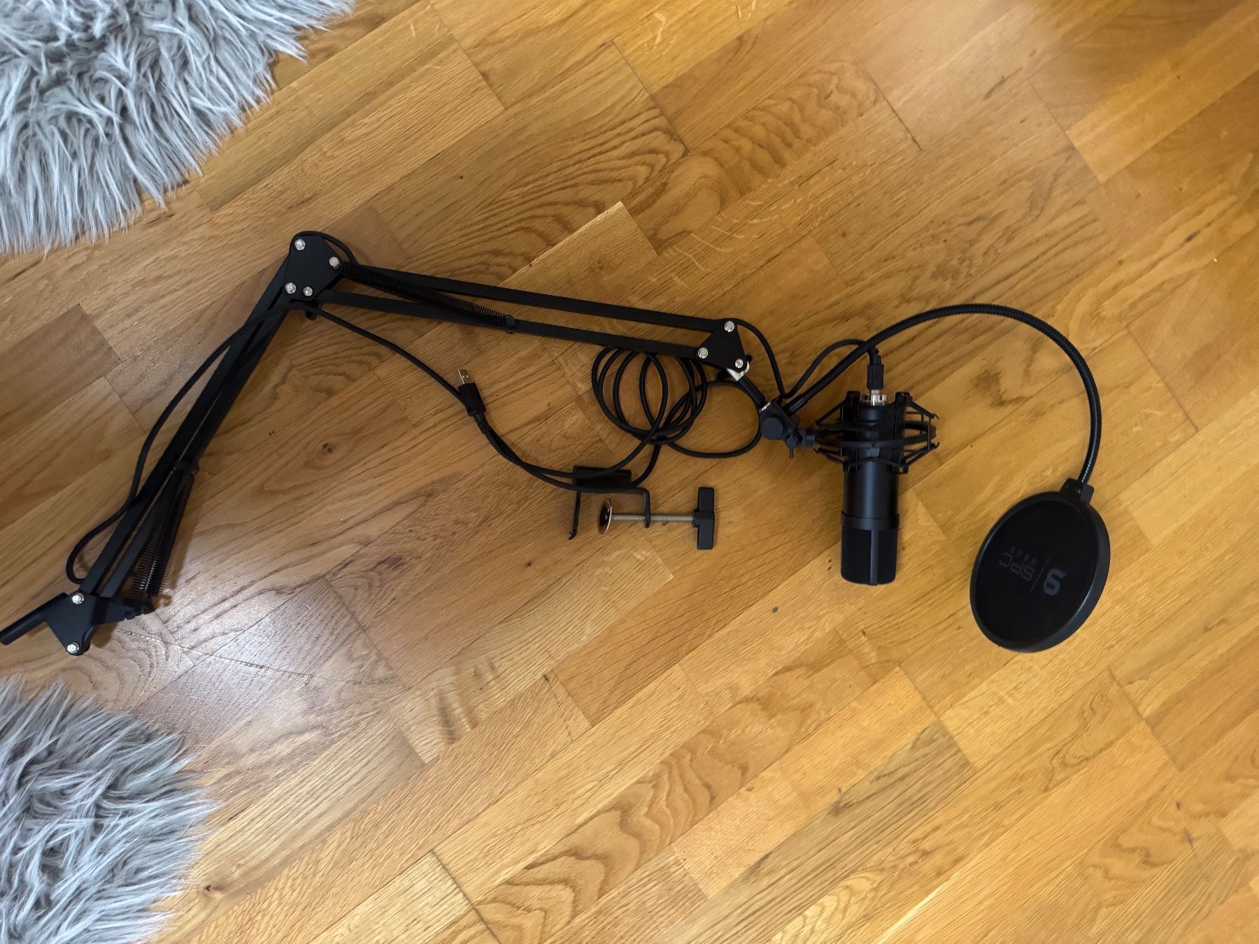 Mikrofone: Mikrofon Set mit Arm und Spinne neuwertig – Gebraucht aus interlaken von zora38 2