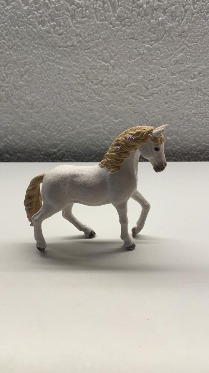 Schleich Jouets: Cheval shleish pas cher !!!!  – D'occasion à Avenches par Rose-rose 1