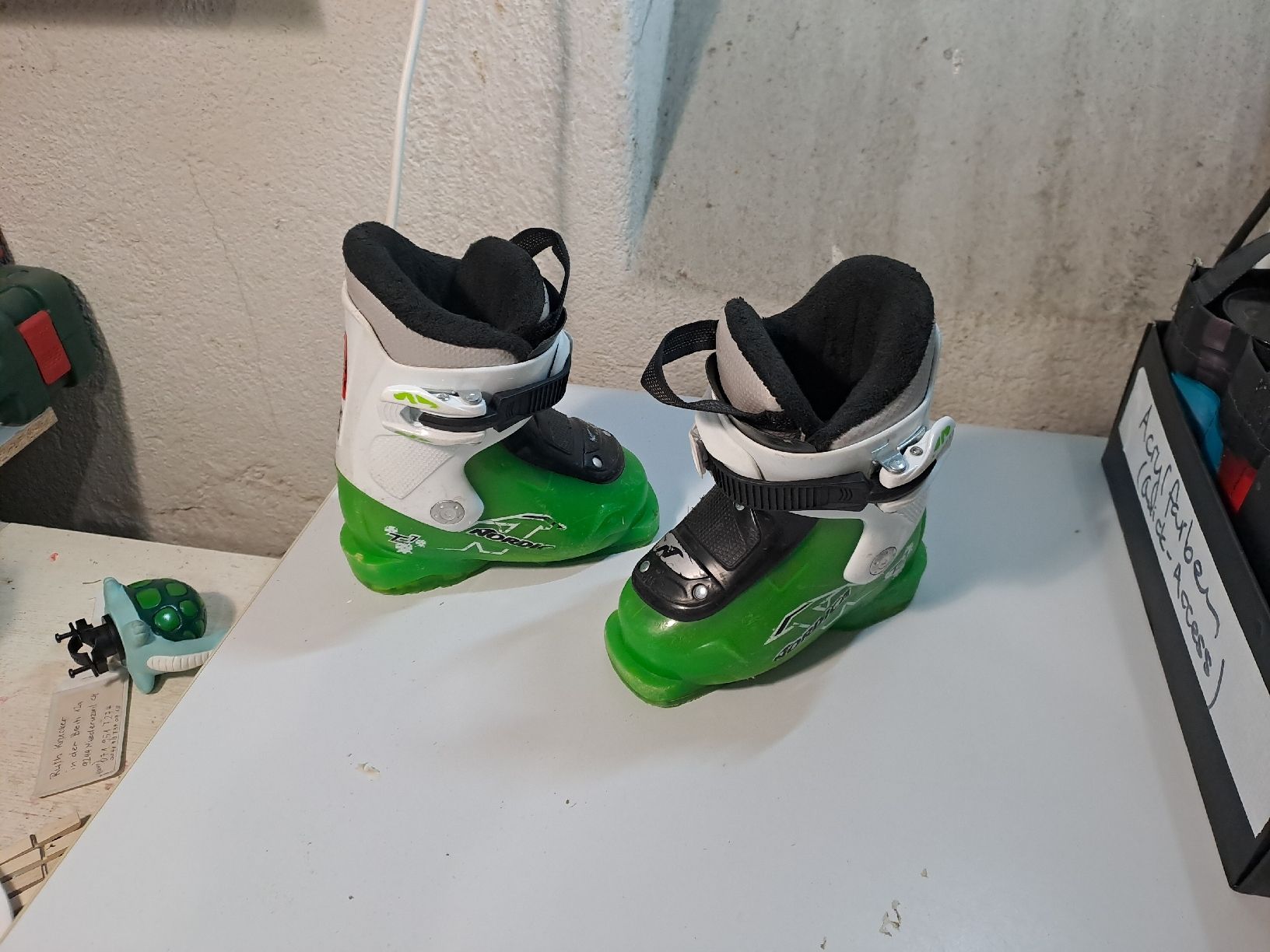 Nordica Scarpe per ragazzi: skischuhe ca. gr. 22 – Usato da Zürich venduto da Jeanlavioline