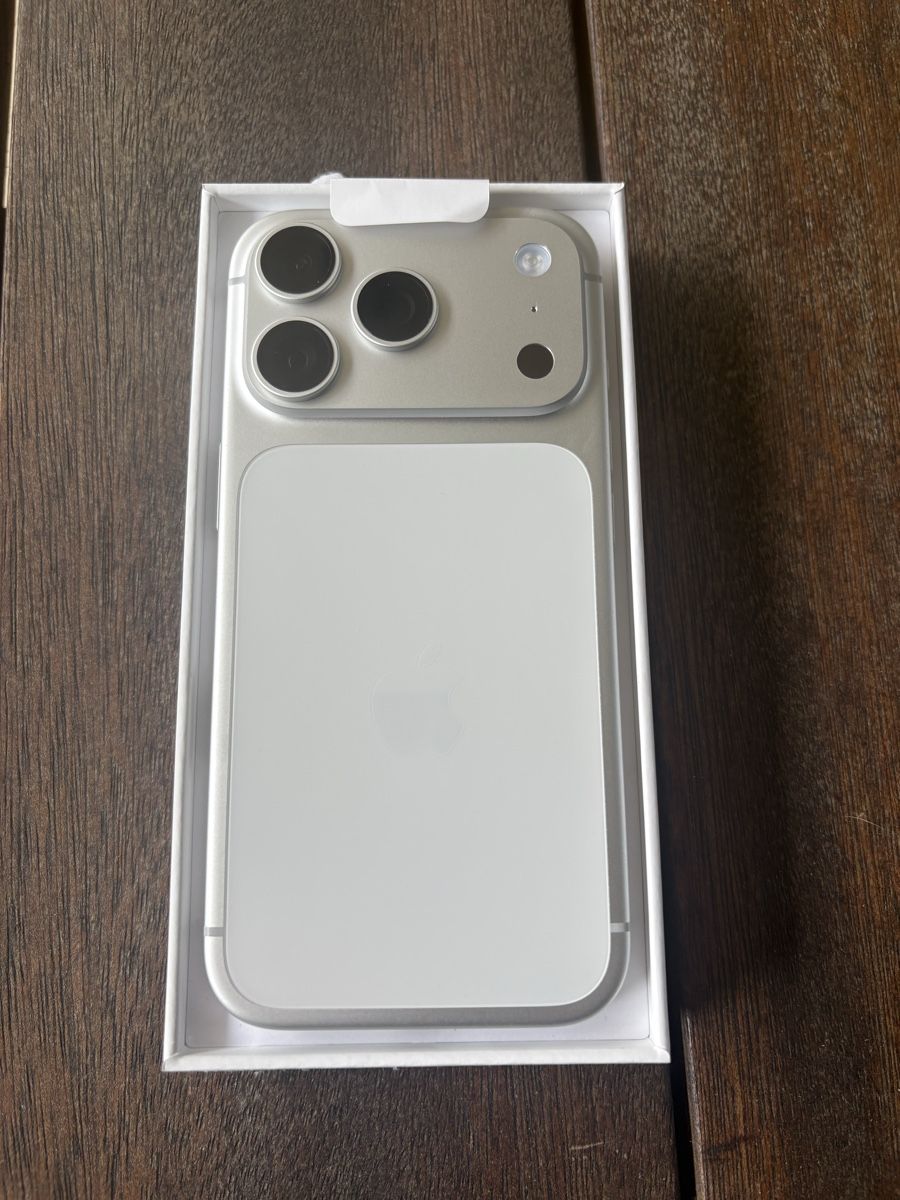 Apple Telefoni cellulari / Smartphones: iPhone 17 Pro Silber – Nuovo (secondo la descrizione) da Kappel venduto da Pokeandi75