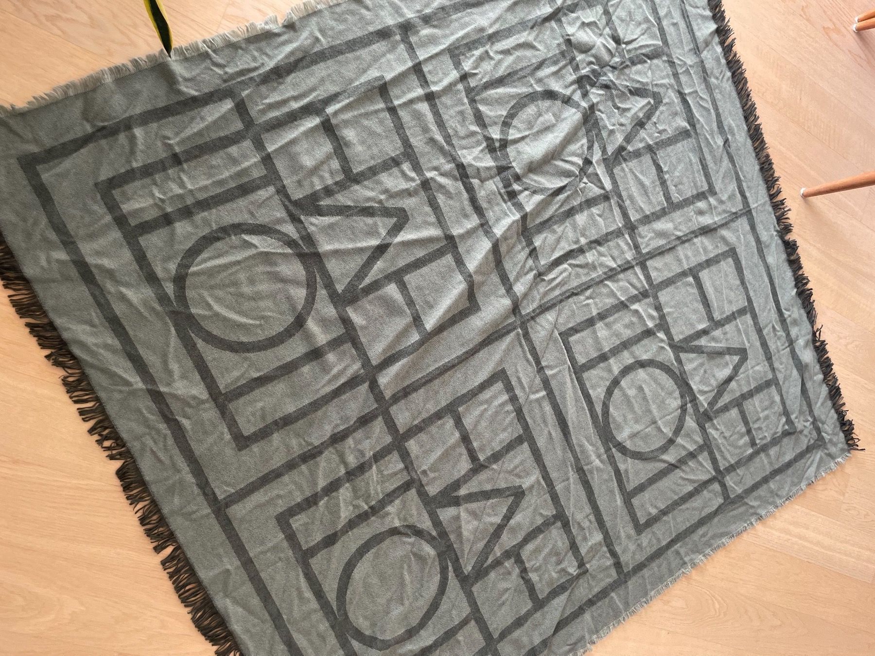 Foulard & Sciarpe: TOTÉME Scarf – Nuovo e nell'imballaggio originale da Zürich venduto da erica72 3
