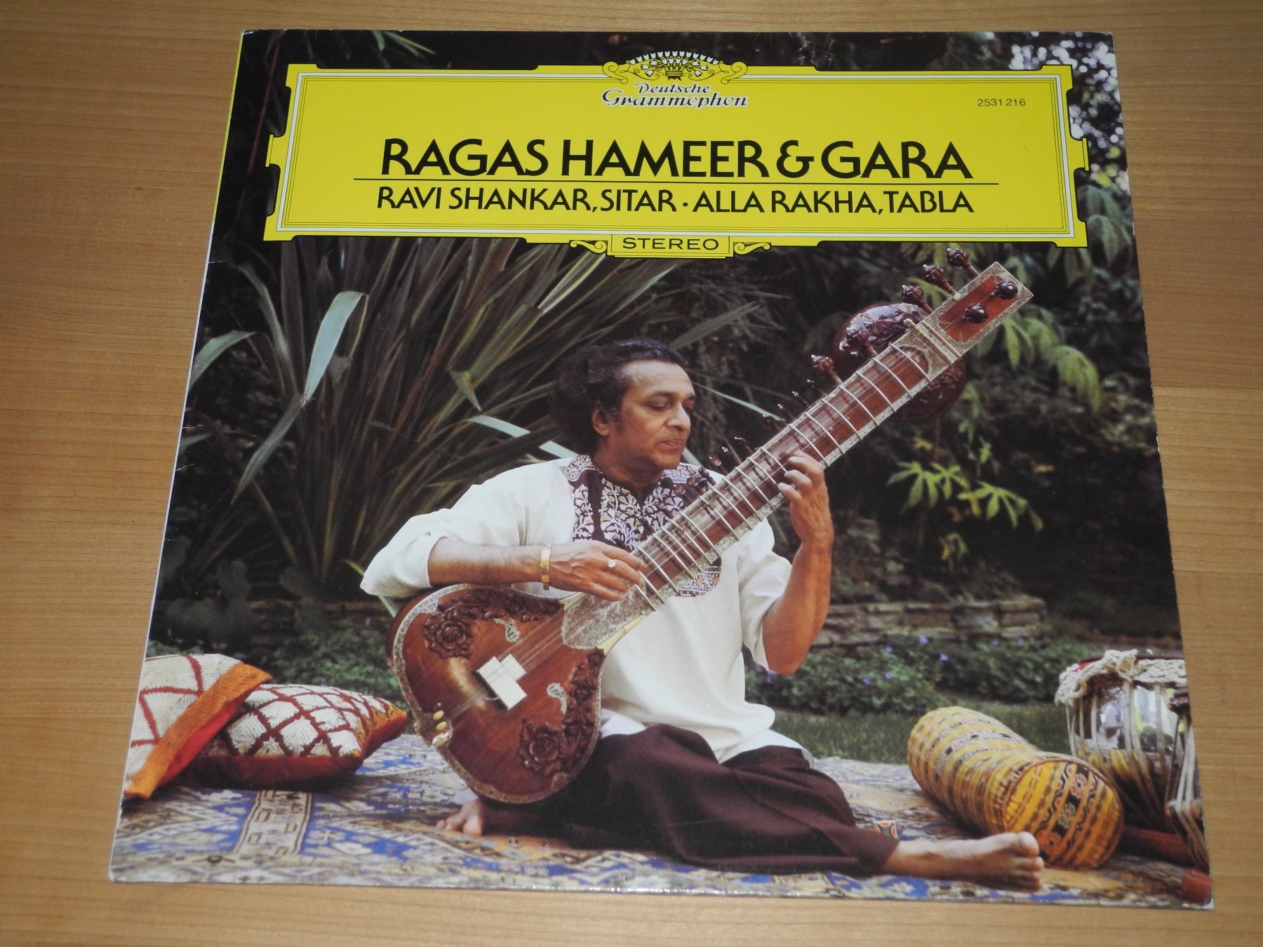 Dischi in vinile: RAVI SHANKAR: RAGAS HAMEER & GARA - DGG – Nuovo (secondo la descrizione) da Fahrwangen venduto da Swirl2