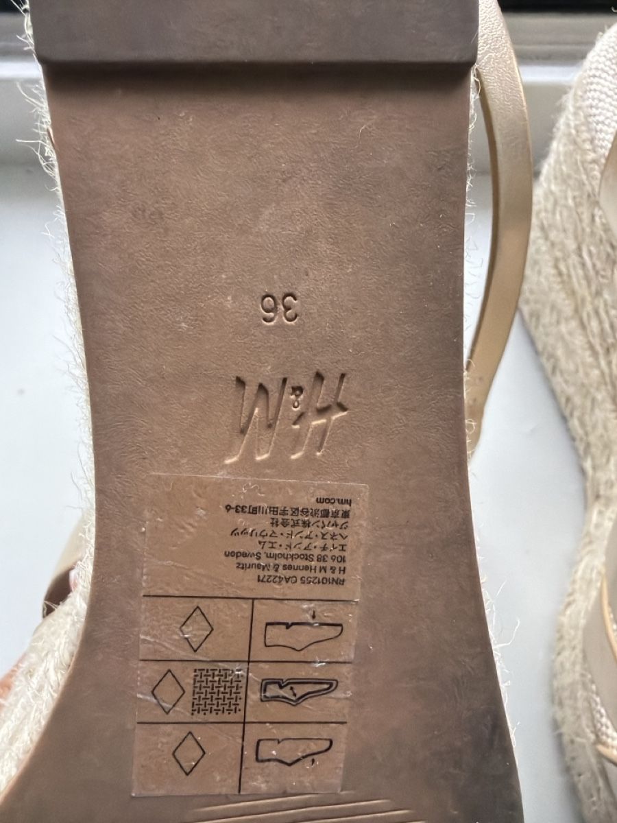 H&M Scarpe da donna: H&M Espadrilles Keilabsatz Gold Grösse 36 – Usato da Moudon venduto da patricia115 3