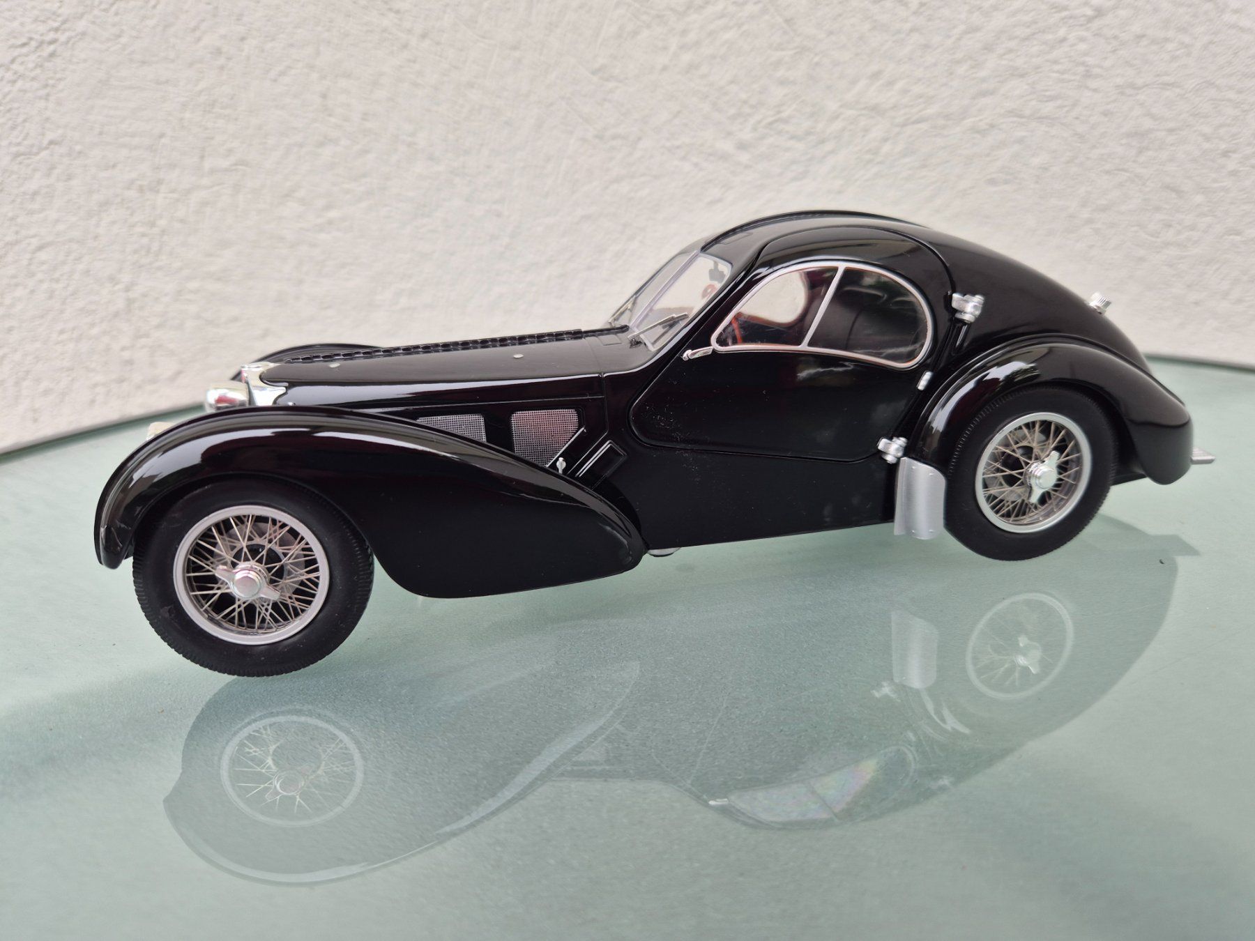 Bugatti Modellini d'auto: Bugatti Type 57 Atlantic von Solido; 1:18 – Usato da Oberbuchsiten venduto da laffite54 3