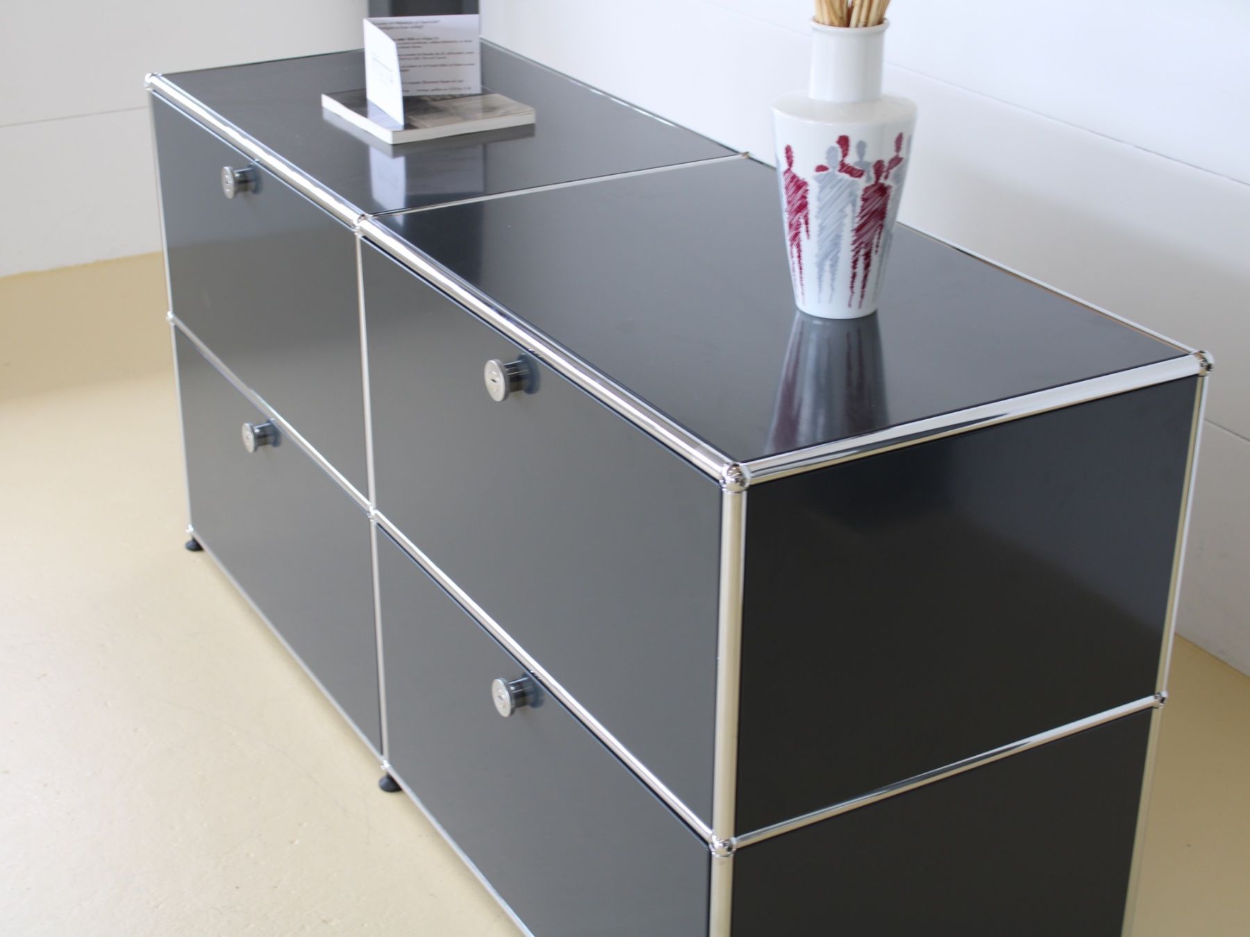 USM Cassettiere: USM Sideboard in Anthrazitgrau – Usato da Meinisberg venduto da atelier_TILIJA 9