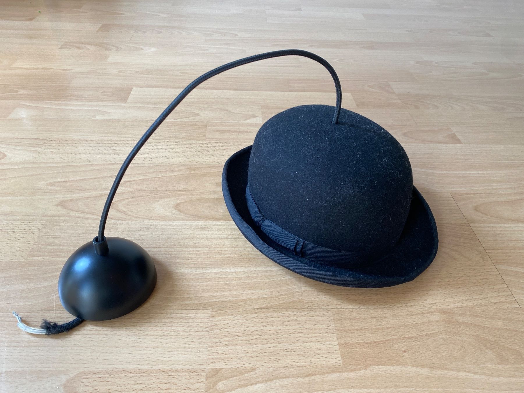 Globus Lampade: Luminaire chapeau melon – Usato da La Neuveville venduto da e_perriard