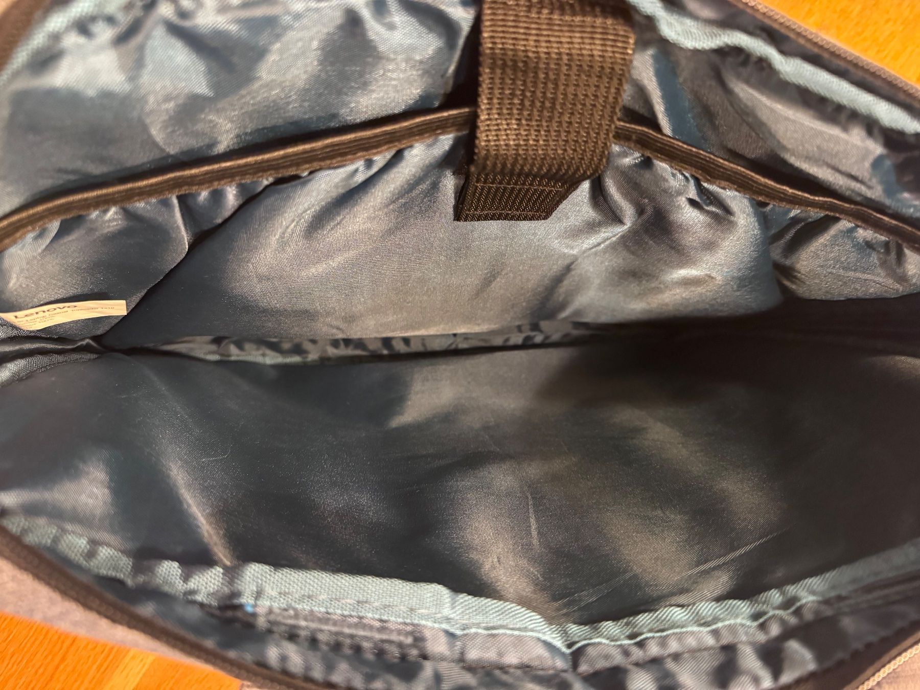 Lenovo Taschen: Lenovo Notebook Tasche – Gebraucht aus Winterthur von tam_7tbh 1