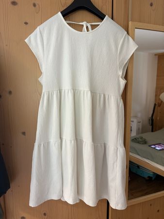 Weisses Sommerkleid Bershka M