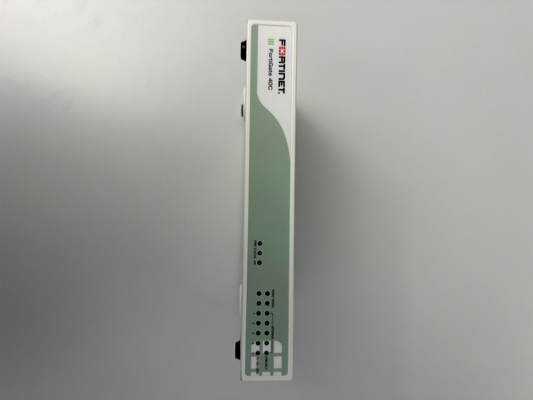 Fortinet Firewall: Fortinet FortiGate 40C FG-40C Firewall / Router – Usato da St. Gallen venduto da inf_7c7m 1