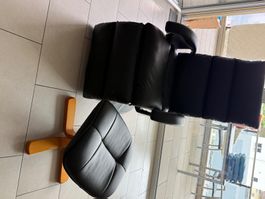 Sessel mit Hocker schwarz Leder guter Zustand