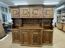 Möbel Antiker Bauernschrank / Kredenz aus Massivholz