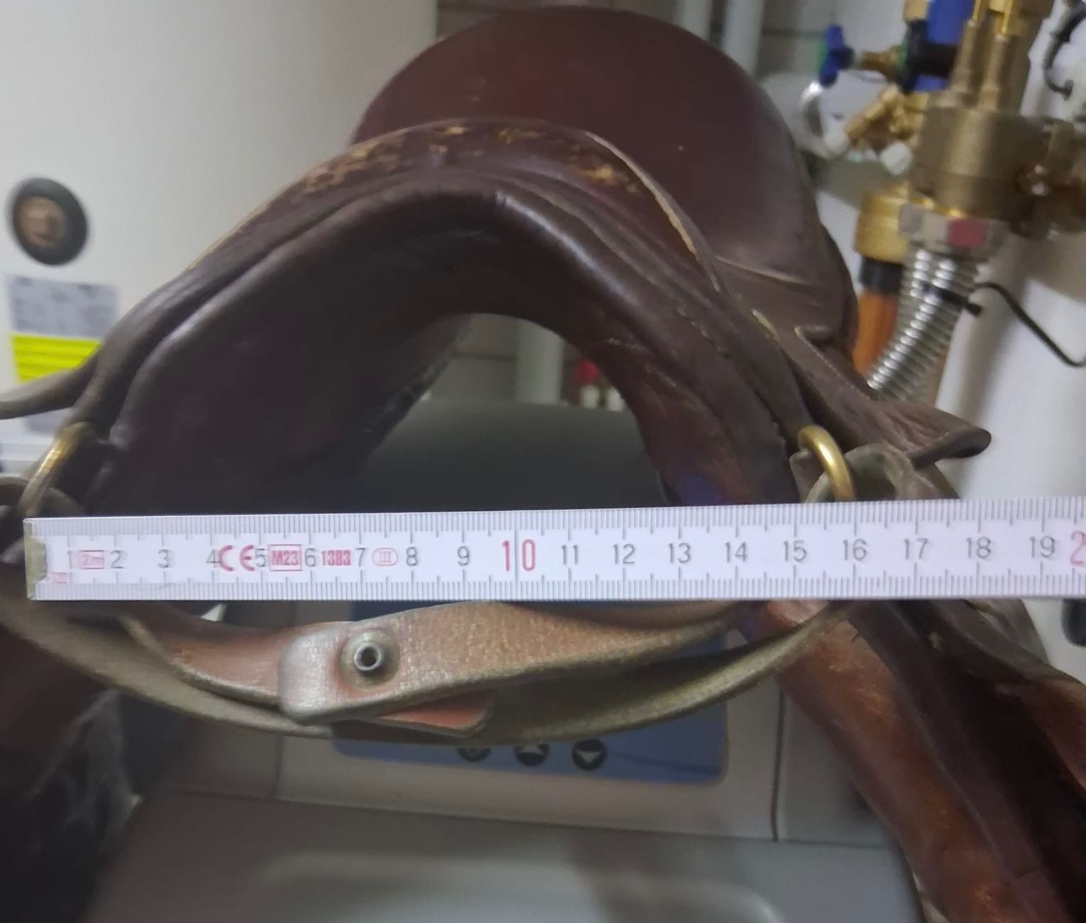 Selles, accessoires: Einfacher Reitsattel – D'occasion à Ueken par Kamel09 4