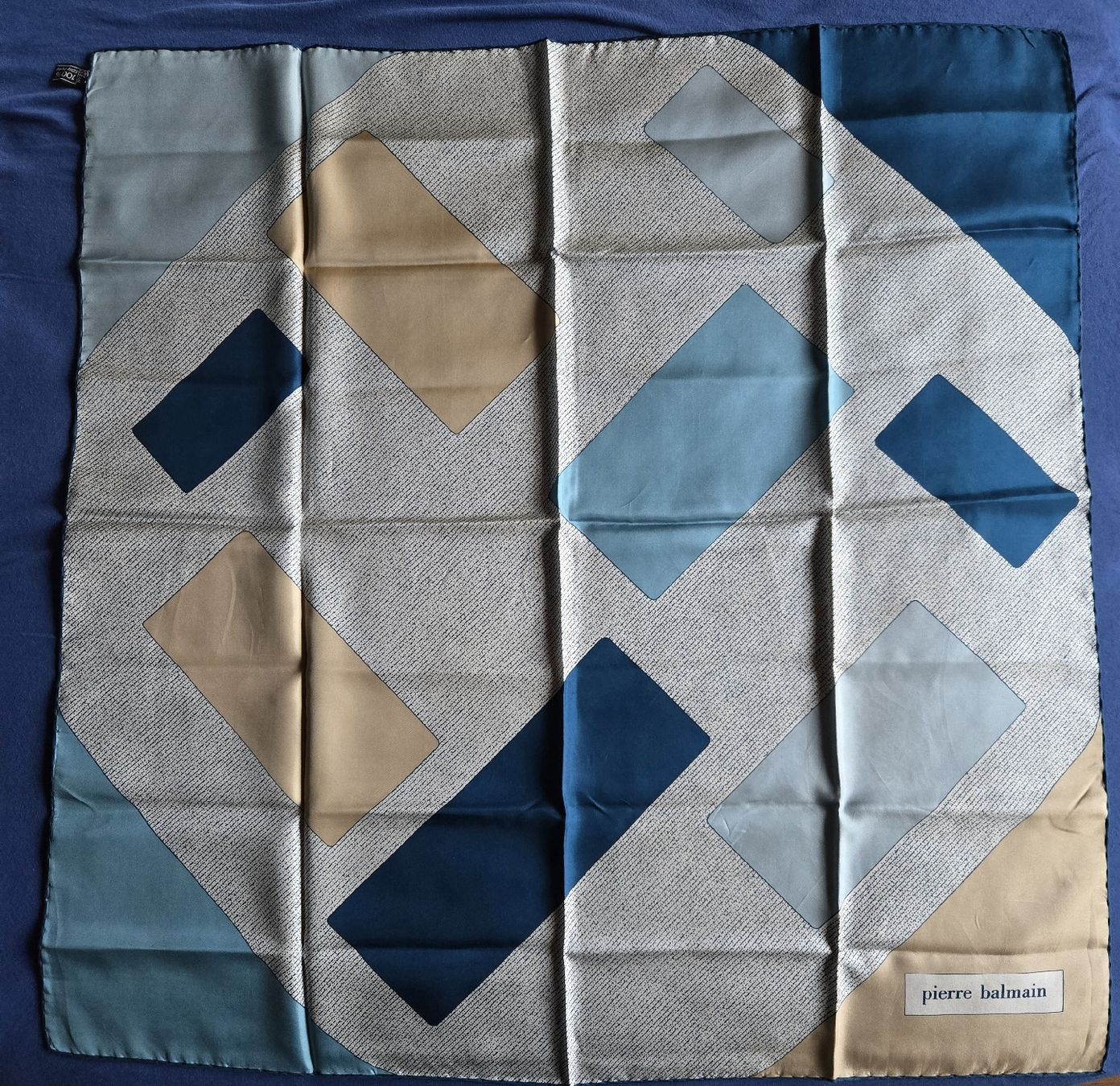Balmain Foulard & Sciarpe: foulard en soie Pierre Balmain – Usato da Montet (Broye) venduto da CandiceD 6
