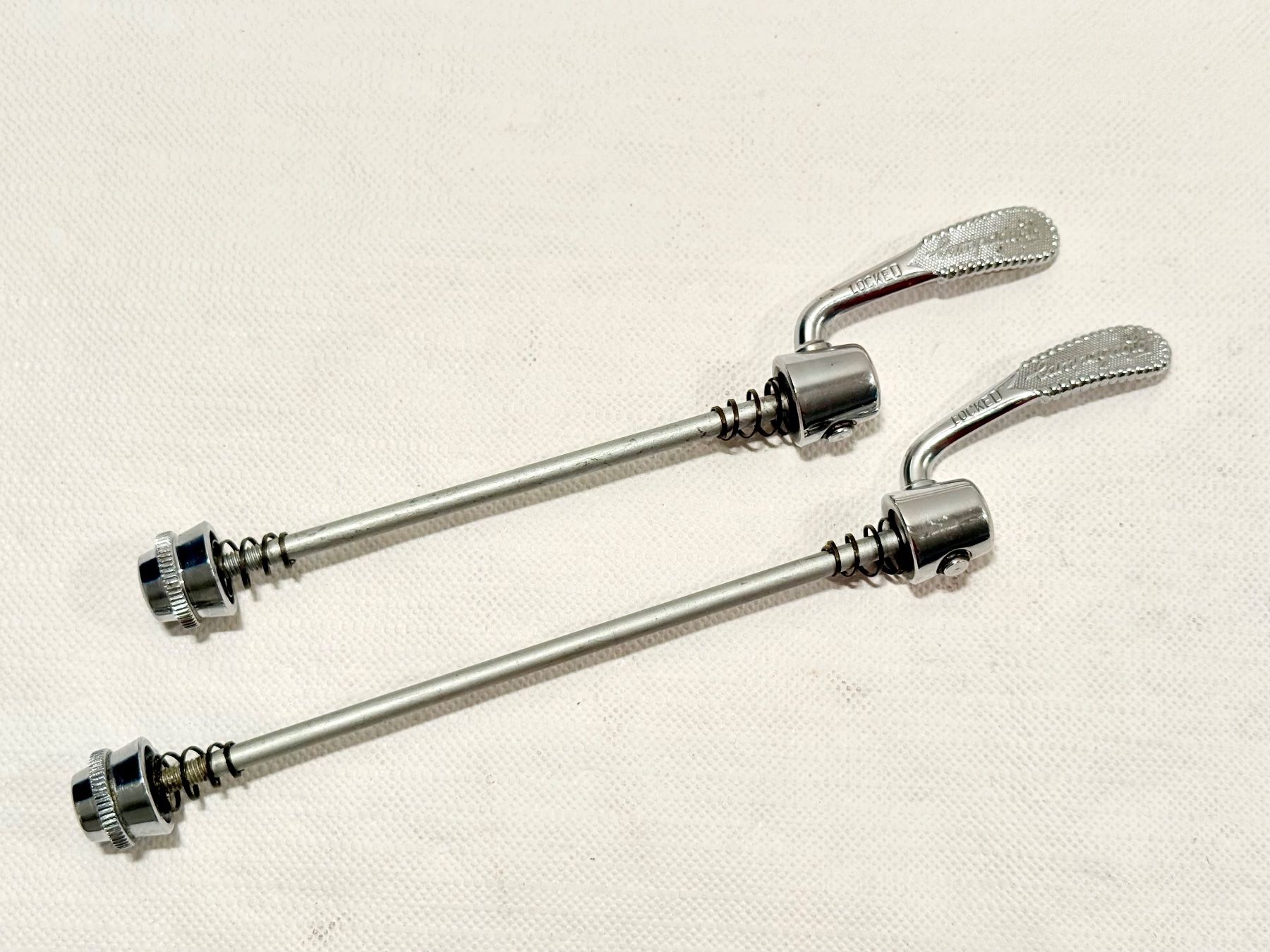 Campagnolo Pezzi di ricambio: Campagnolo Chorus Schnellspanner Set NEUWERTIG 2607 – Usato da Luzern venduto da bikeandbeltcom
