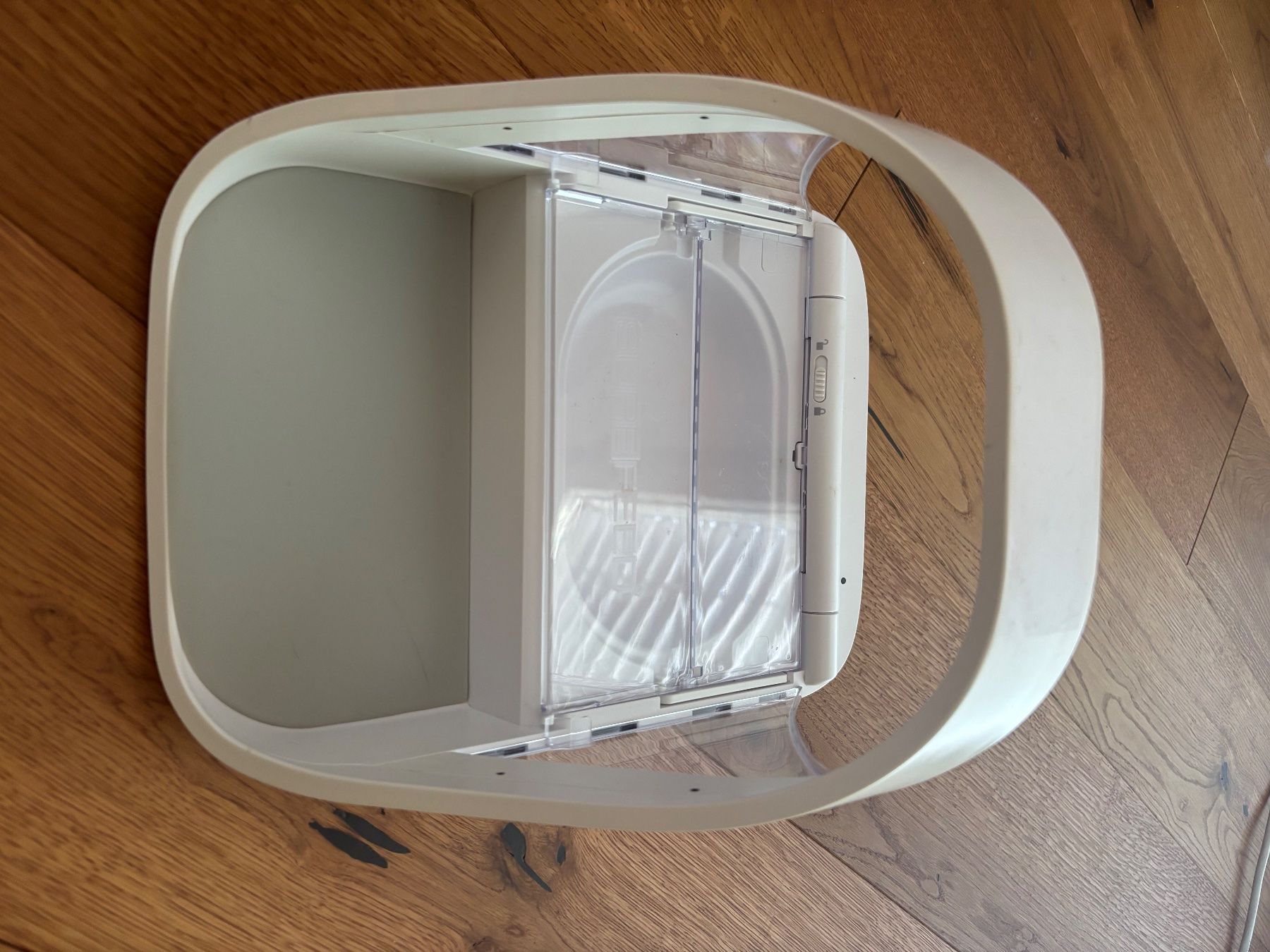 Sure Petcare Mangimi: SureFeed Futterautomat mit Mikrochip-Erkennung – Usato da Wünnewil venduto da Tebog13