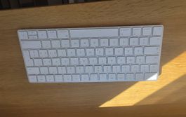Apple Magic Keyboard kabellos weiss guter Zustand