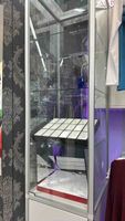 Claude Bernard Vitrine mit Beleuchtung gebraucht