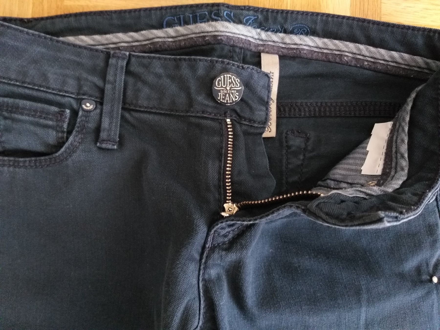 Guess Jeans: GUESS Jeans BEVERLY SLIM FIT taille / Grosse 26 – Gebraucht aus Cossonay-ville von Super-Price-Quality 4