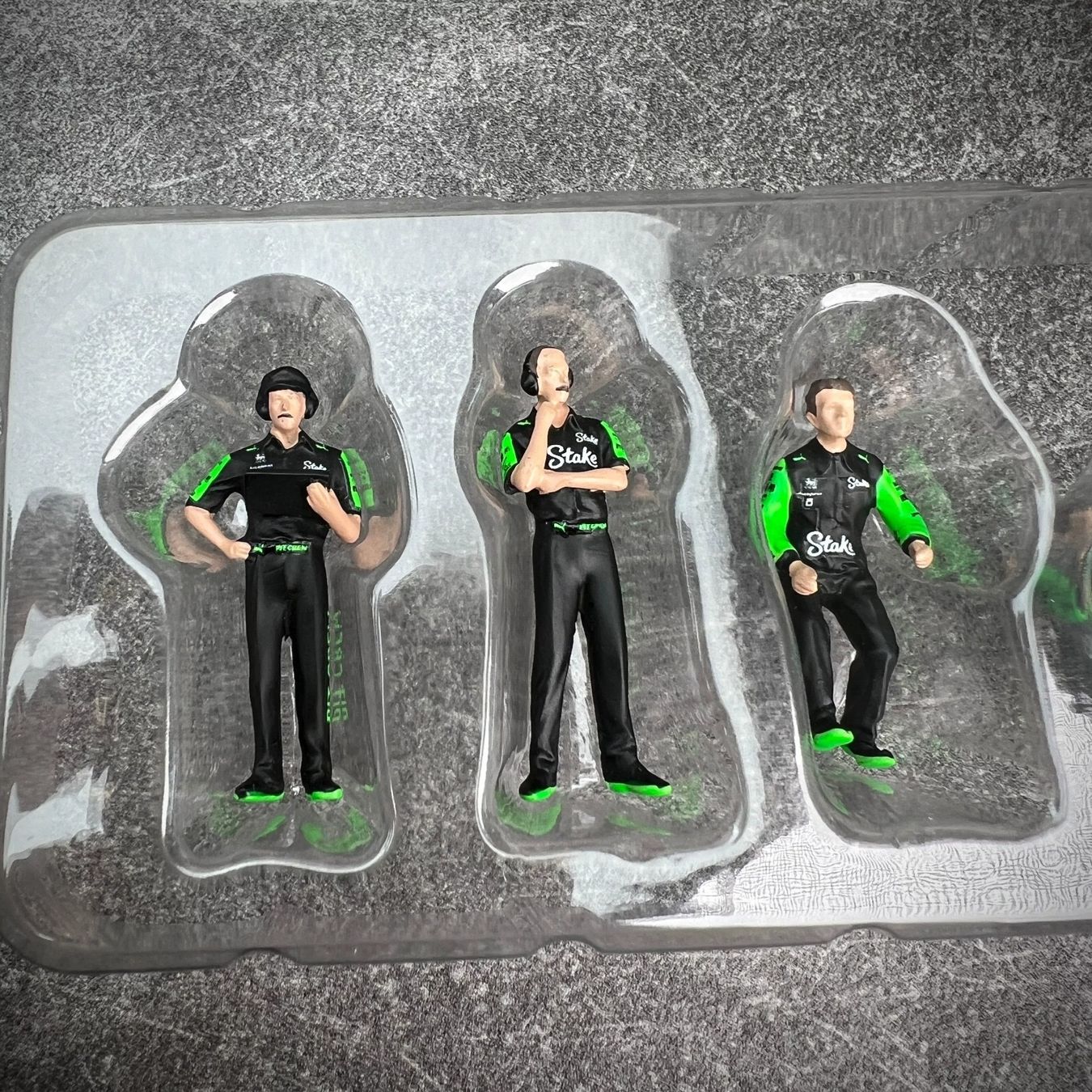 Figuren: Formel 1 Figuren Set Pitcrew Sauber Stake – Neu und originalverpackt aus Wetzikon ZH von tuningschmiede 2
