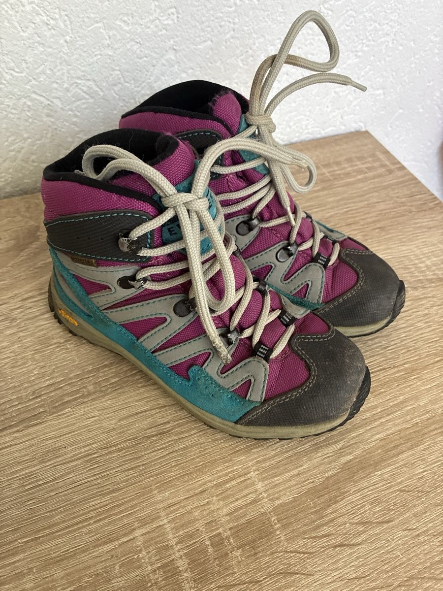 Scarpe per ragazzi: Wanderschuhe "Vibram", Grösse 31 – Usato da Widen venduto da Swiffylein
