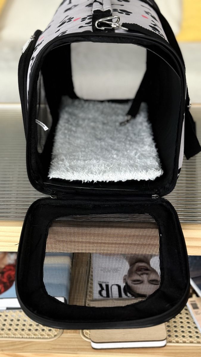 Niches, paniers: Pet Carrier Bag Paw Print Pattern – D'occasion à Neuhausen par ven_ksf8 2