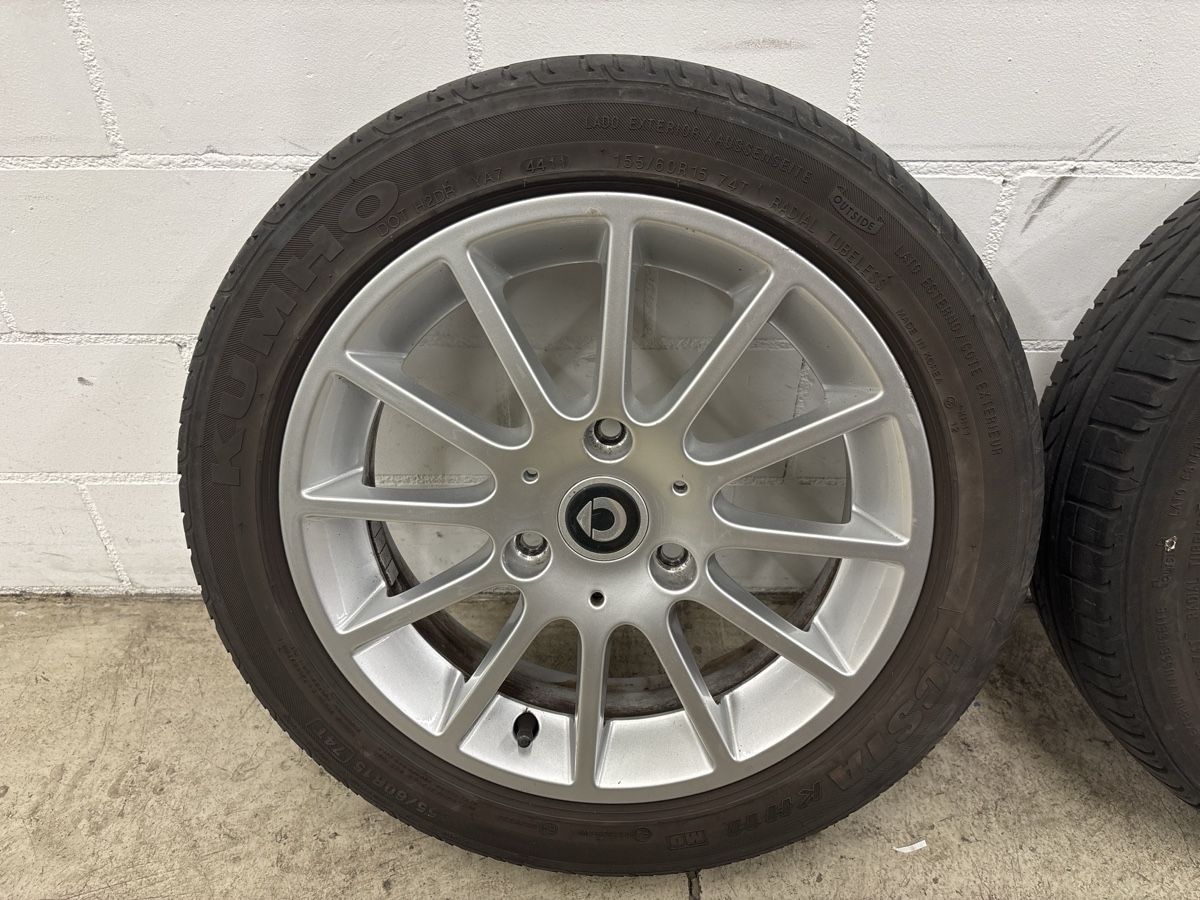 Pneus & Roues: Smart Felgen mit Reifen   – D'occasion à Wallenwil par Mueller842 4