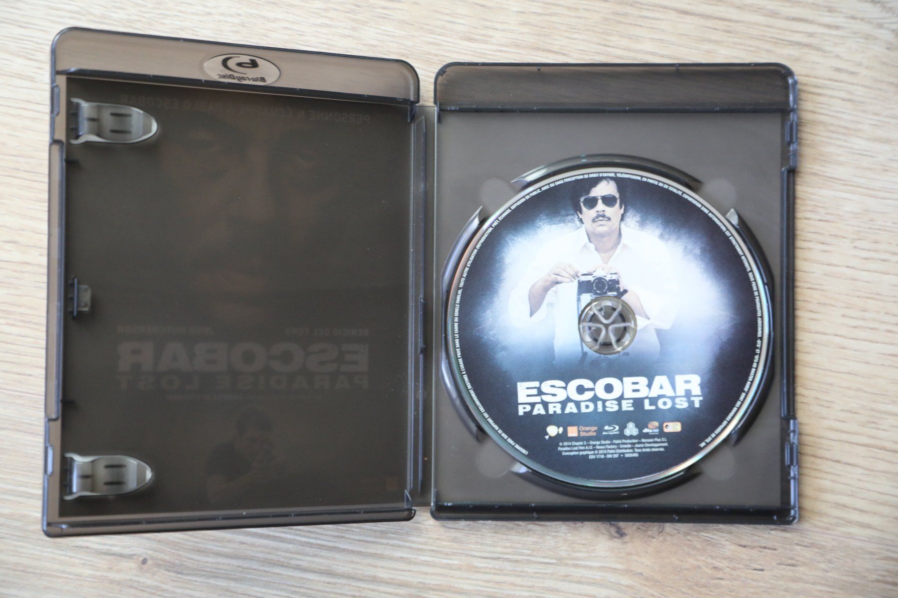 Tutti i DVDs: Blu-ray    ESCOBAR Paradise Lost   Français Anglais – Usato da Porrentruy venduto da tupatup 5