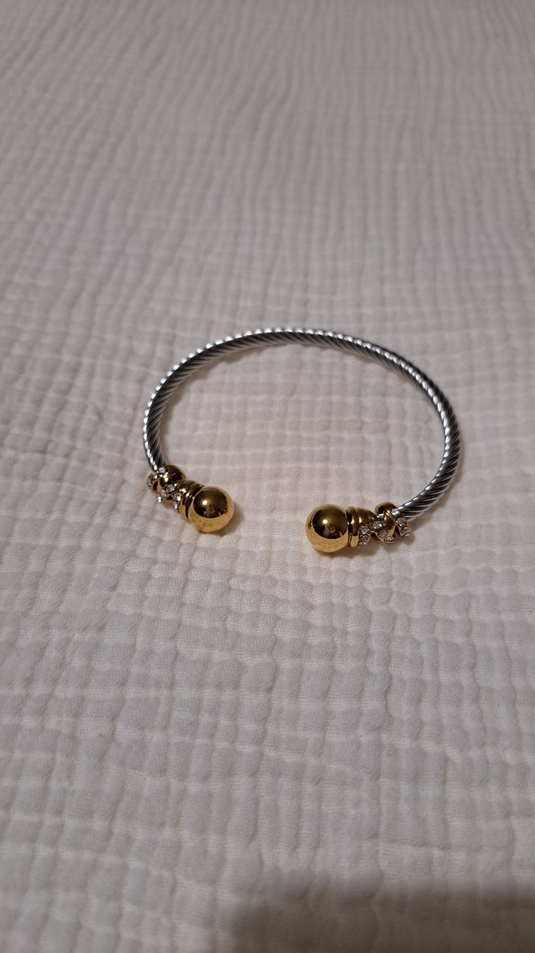 Bracciali & Braccialetti: bracelet câble et bout rond doré – Nuovo (secondo la descrizione) da Chêne-Bourg venduto da n4r_7kyb