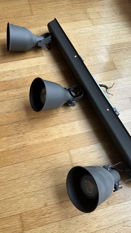 Ikea Lustres & lampes de plafonds: IKEA Deckenleuchte mit 3 Spots / Ceiling Lights – D'occasion à Zürich par eri_ktj7
