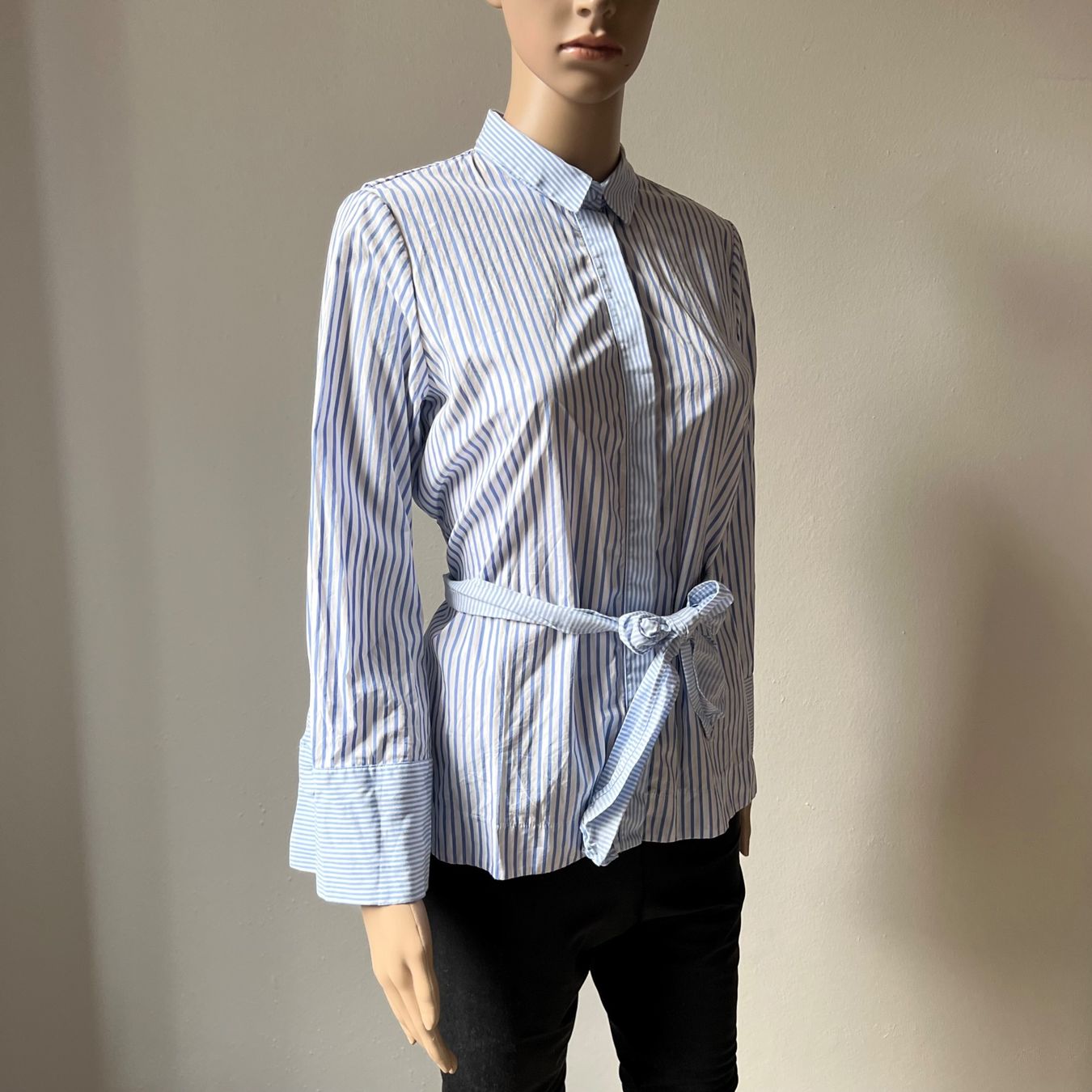 Camicette: UTERQÜE Bluse 🩵 – Usato da Zürich venduto da ClosetQueen 6