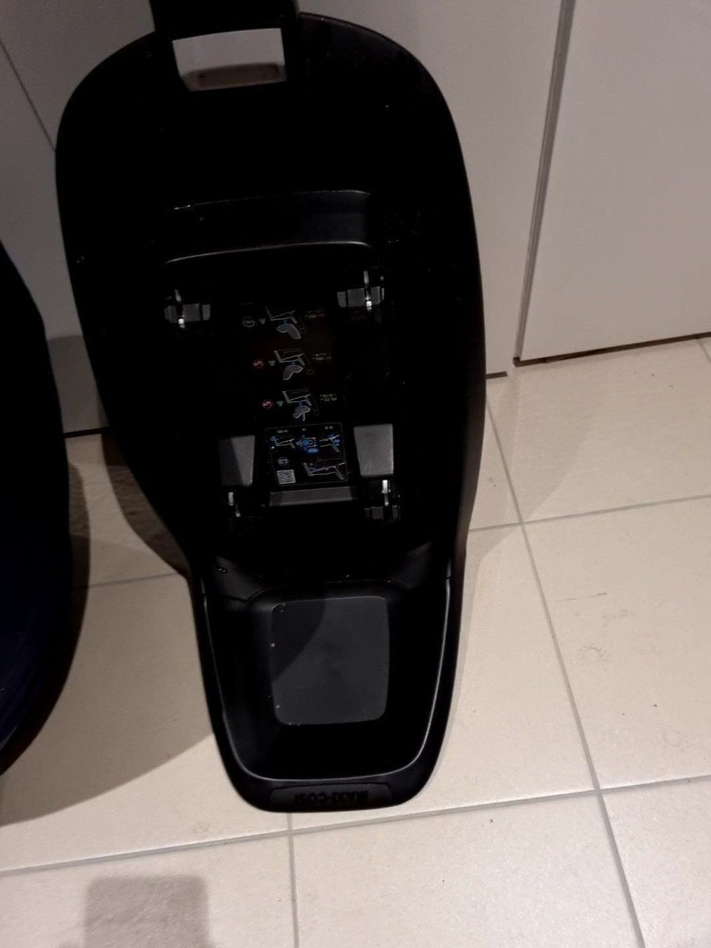 Maxi-Cosi Seggiolini per auto: Maxi Cosi Isofix Station – Usato da Berg TG venduto da lisboa.sky