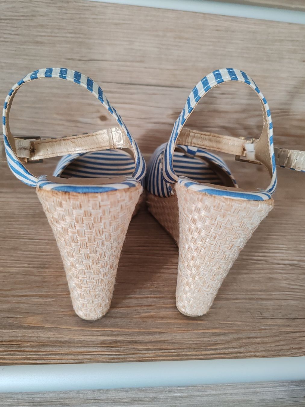 Cube Scarpe da donna: Stoffsandaletten gestreift – Usato da Egnach venduto da bgdo26 2