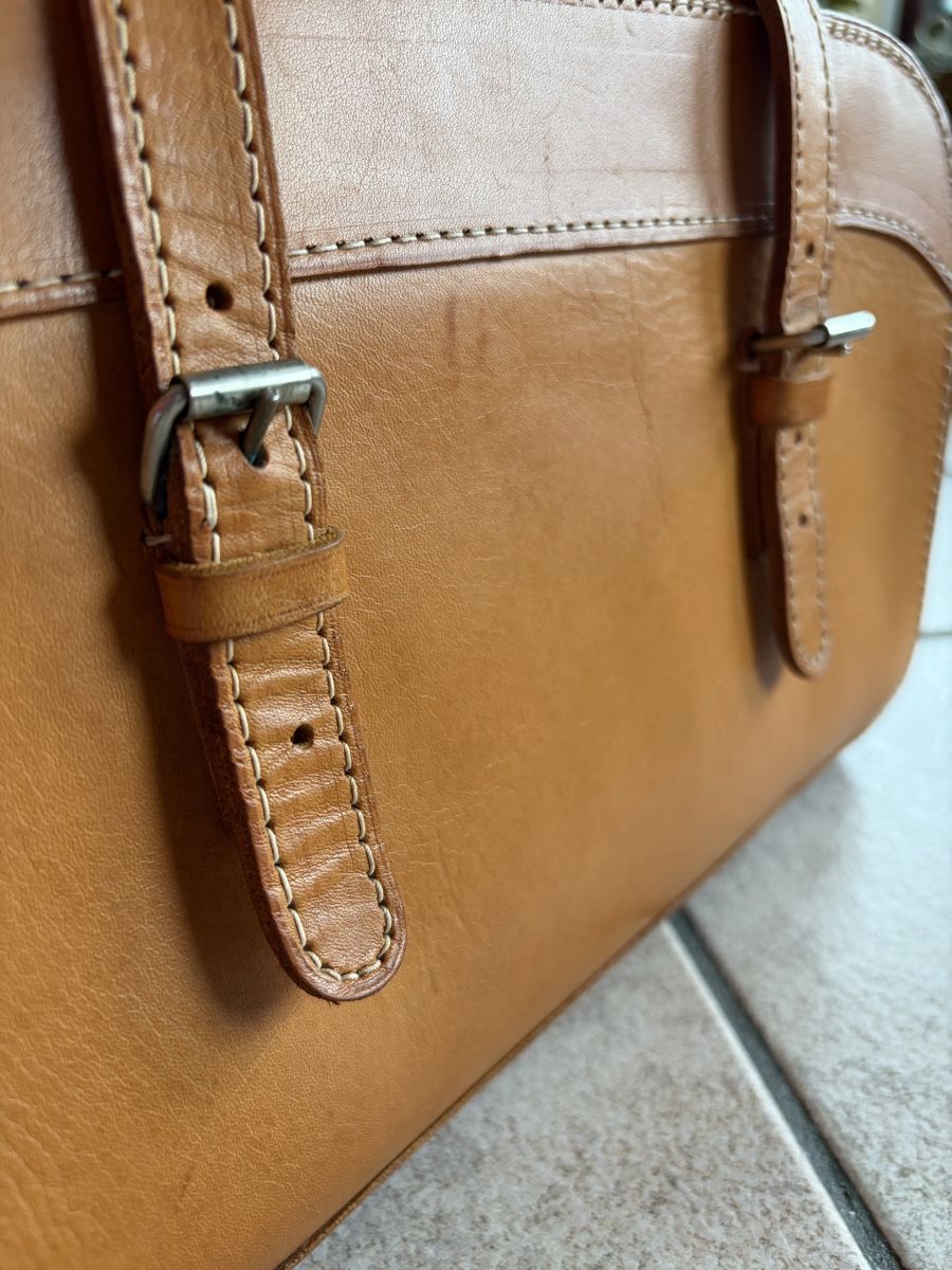 Sacs: Ledertasche – D'occasion à Fribourg par ann_f6js 1
