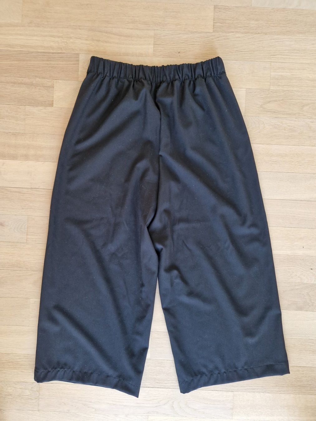 Vero Moda Pantaloni: Schwarze Culotte von Vero Moda, Grösse M – Usato da Wallisellen venduto da soat 2