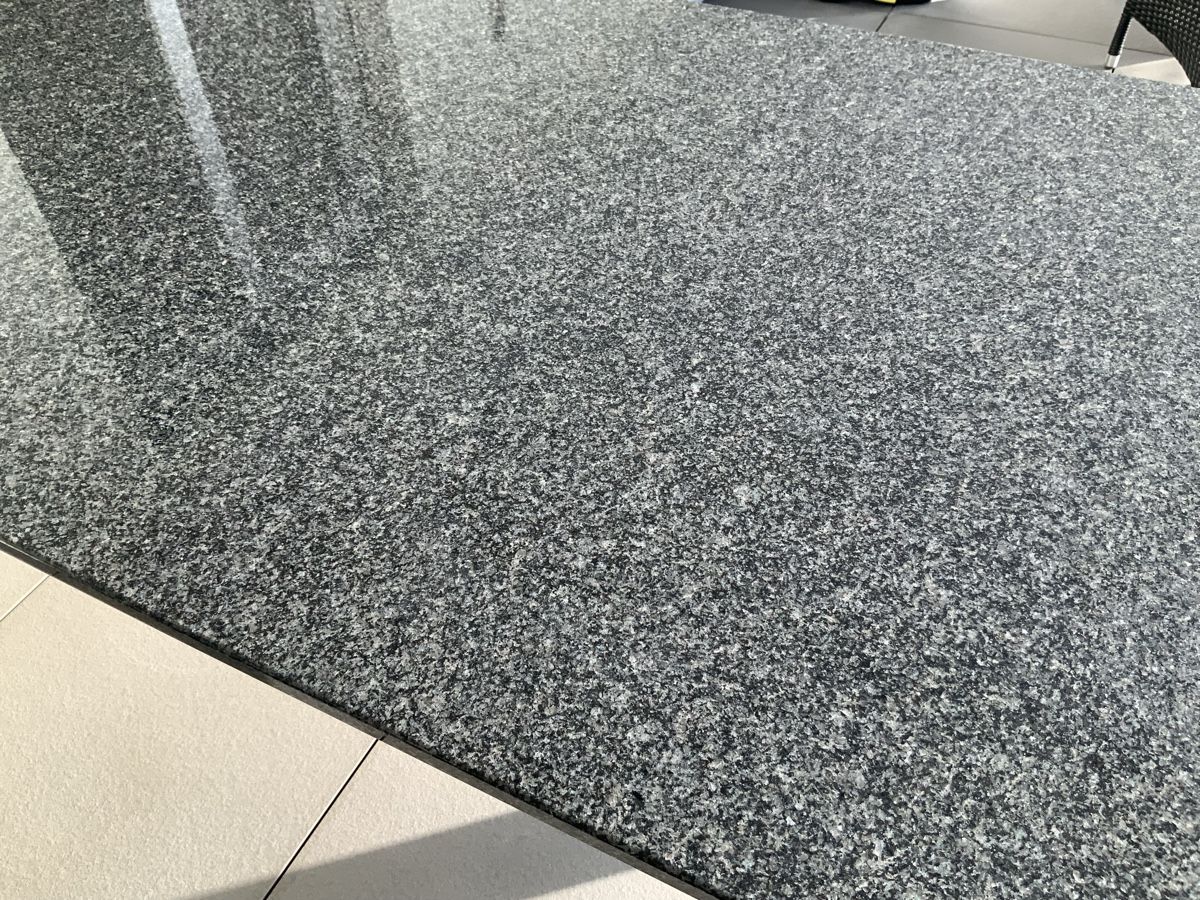 Tables: Gartentisch mit Granit Tischplatte – Neuf (Voir description) à Zürich par Aqua2 3