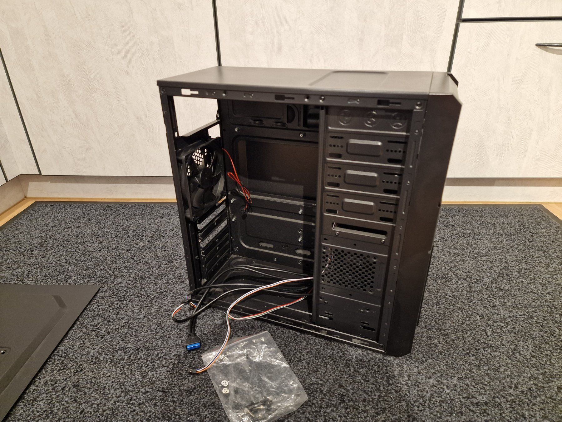 Gehäuse: Cooltek Midi-Tower (Gehäuse), inkl. Lüfter und USB – Gebraucht aus Buchrain von Sssschaller 3